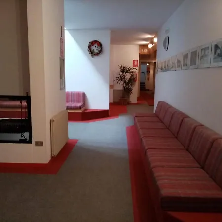 Comodo Alloggio Con Accesso Diretto Alle Piste * 圣卡特琳娜瓦尔夫