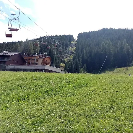 Comodo Alloggio Con Accesso Diretto Alle Piste 公寓 *