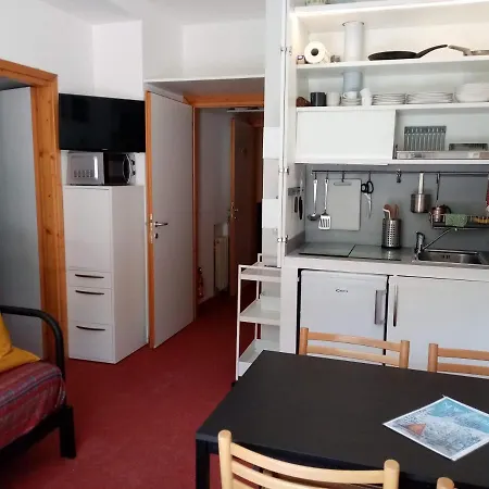 Comodo Alloggio Con Accesso Diretto Alle Piste 公寓 *